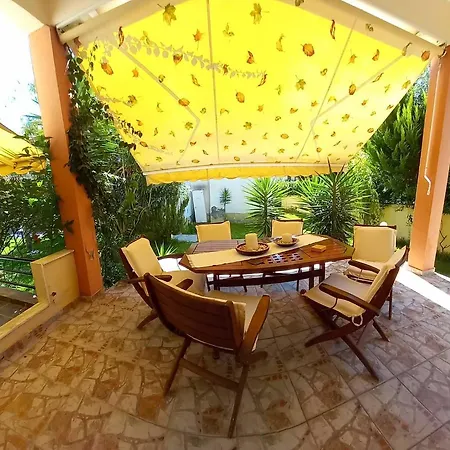 Holiday home Spacious 2-bedroom Vacation With Sea View