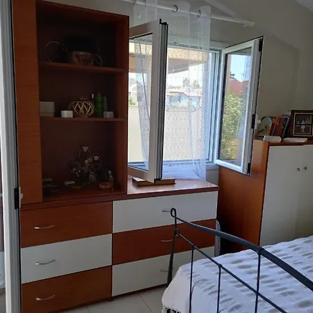 Spacious 2-bedroom Vacation With Sea View Holiday home