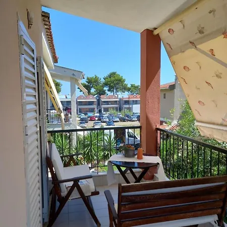 Spacious 2-bedroom Vacation With Sea View Case de vacanță Pefkochori